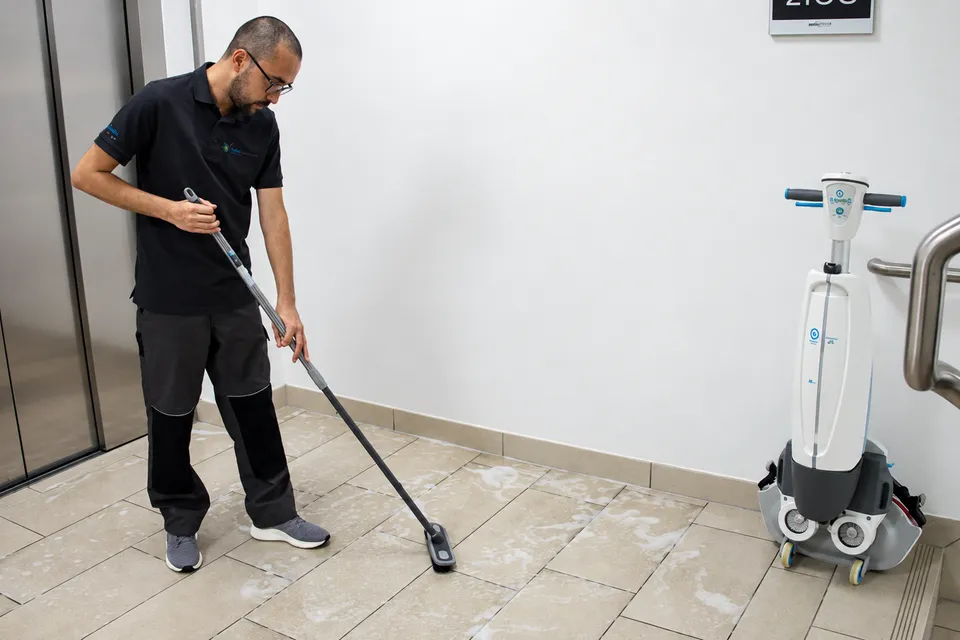 Barbat-Clean-Team bei einer umfangreichen Grundreinigung